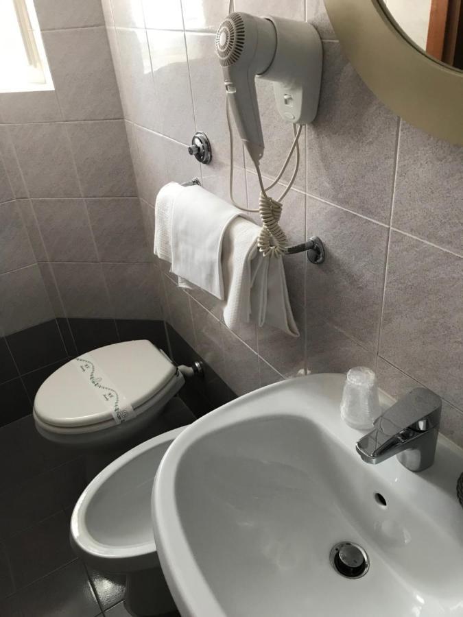 Hotel Amico Fritz Livorno Luaran gambar